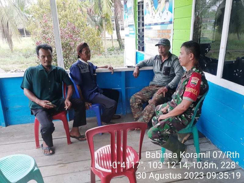 Bincang Santai, Koramil 07/Reteh Ingatkan Warga Untuk Jangan Membakar Lahan dan Hutan