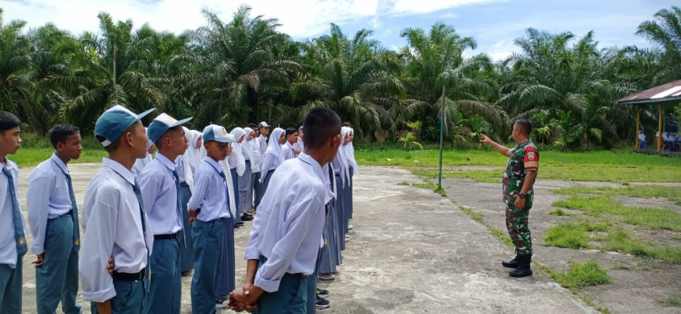 Komsos Babinsa 05/Gas Serda Guntur Berikan Motivasi Kepada Siswa Generasi Muda