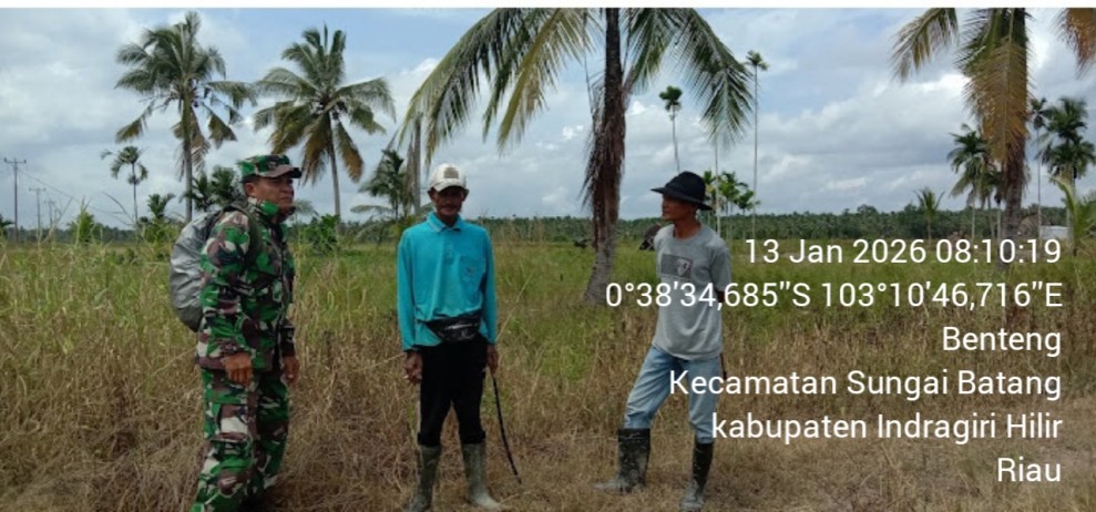 Babinsa Koramil 07/Rth Laksanakan Patroli Tapal Batas di Kelurahan Benteng