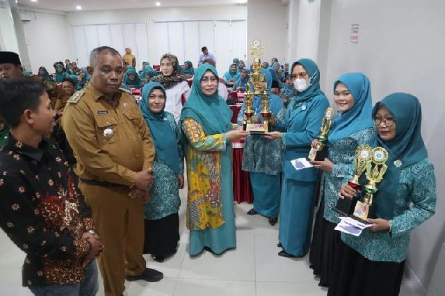 Bimtek Soal Pemahaman Administrasi TP-PKK Kecamatan Batang Tuaka Dibuka Langsung Oleh Zulaikha Wardan