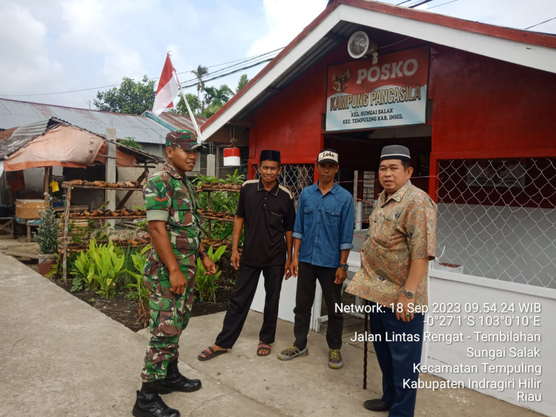 Babinsa Koramil 03/Tpl Kopda Suriadi Sambangi Tomas dan Ketua RT Kampung Pancasila
