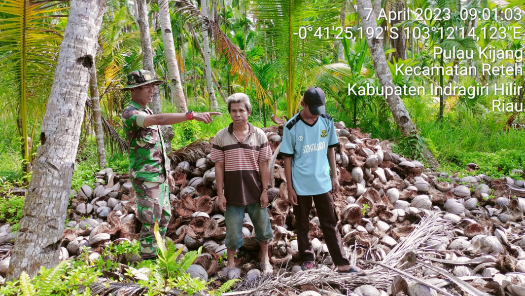 Patroli Karhutla di Binaan Oleh Babinsa Koramil 07/Reteh