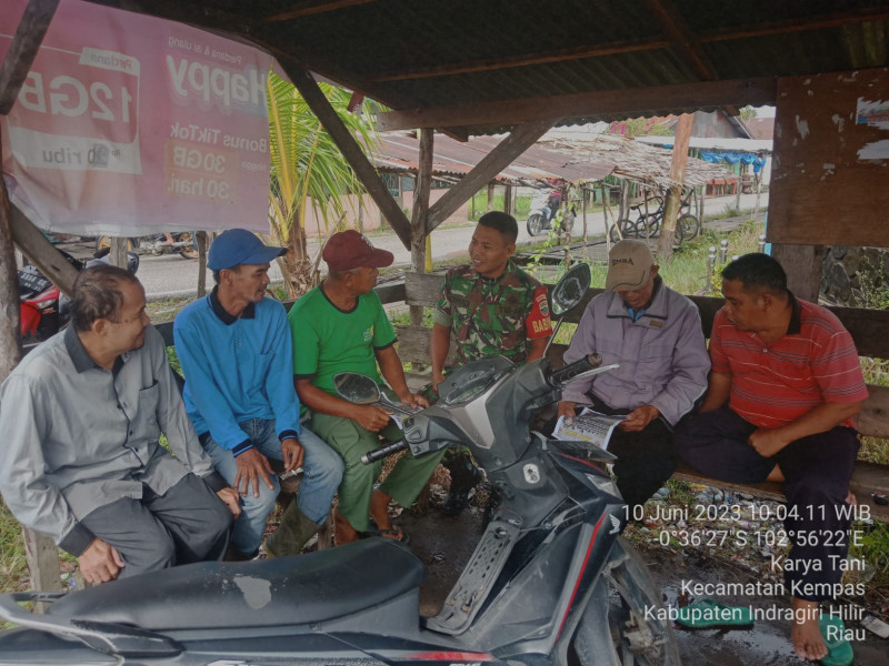 Sambangi Desa, Babinsa Koramil 03/Tpl Laksanakan Komsos Dengan Warga Binaan