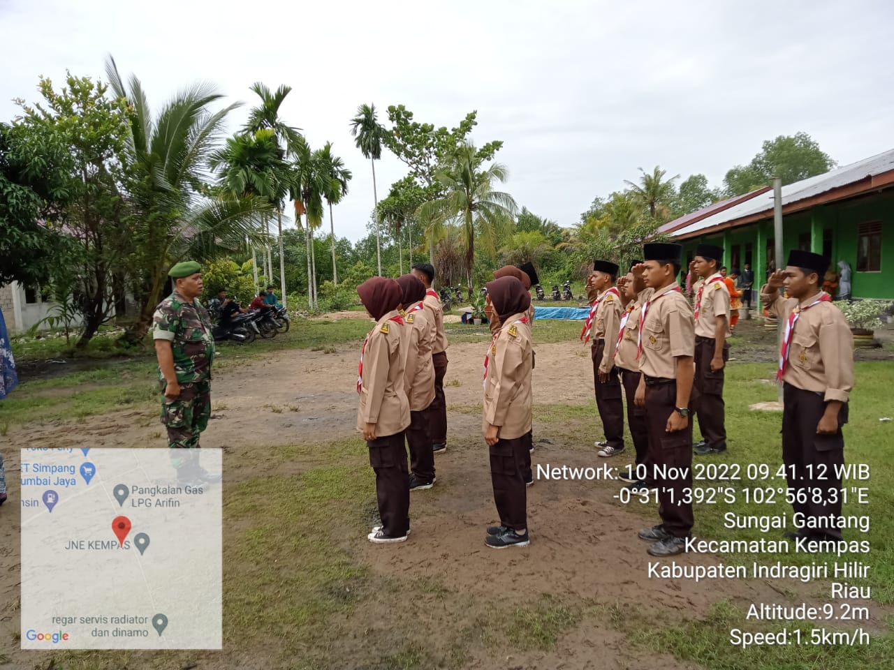 Babinsa 03/Tempuling Latih PBB Bagi Anak-Anak Pramuka