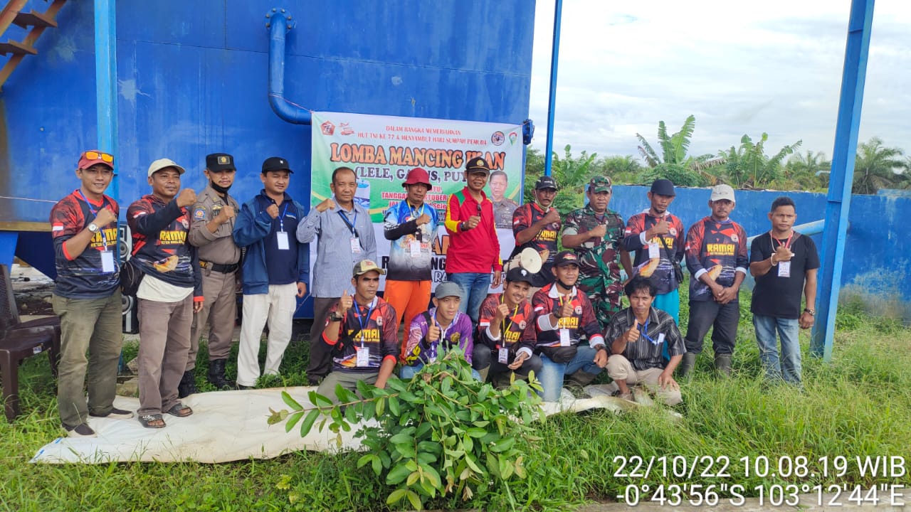 Danramil 07/Reteh Adakan Perlombaan Memancing Ikan Dalam Rangka Hari Sumpah Pemuda dan HUT TNI Ke 77