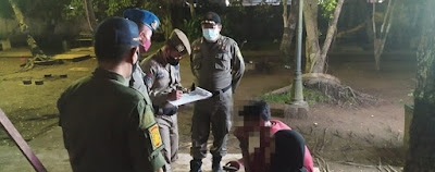 Kumpulan Pemuda Lari Tunggang Langgang Melihat Tim URC Satpol PP