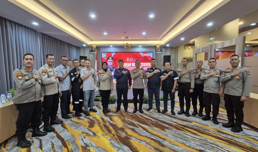 Perkuat Pengamanan Objek Vital ,Dirpamobvit Polda Kepri Tanda Tangani PKT Dengan PT. Timah ( Persero ) TBK. Perkuat Pengamanan Objek Vital ,Dirpamobvit Polda Kepri Tanda Tangani PKT Dengan PT. Timah ( Persero ) TBK.