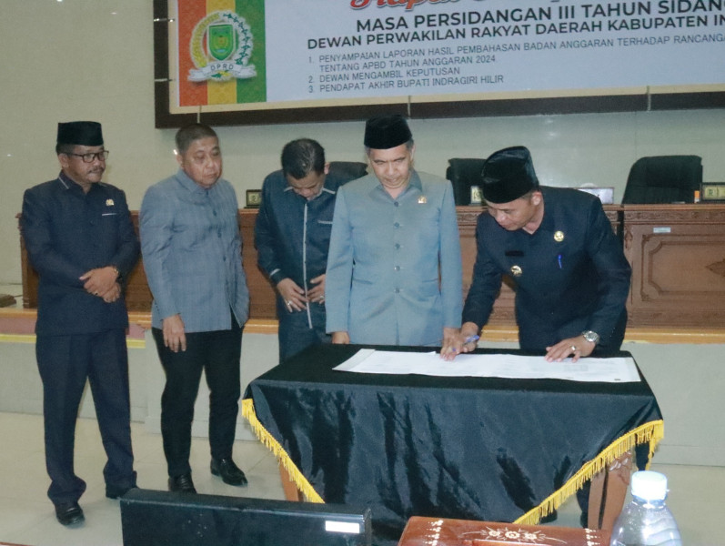 Pj Bupati H.Herman Bersama DPRD Sepakati Ranperda APBD Inhil TA 2024