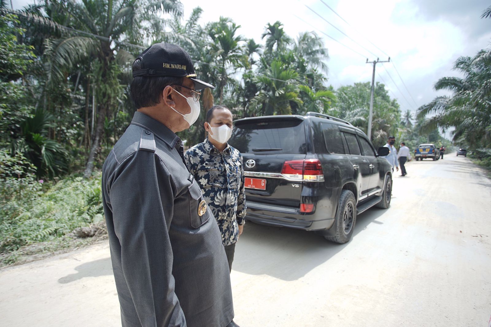 Bupati Inhil HM WARDAN Meninjau Pengerjaan Jalan Sungai Ara - Kilometer Delapan