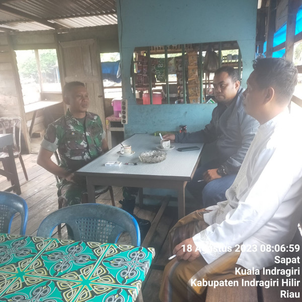 Babinsa Koramil 04/Kuindra Dampingi Masyarakat Untuk Memberikan Pendidikan Yang Mempuni