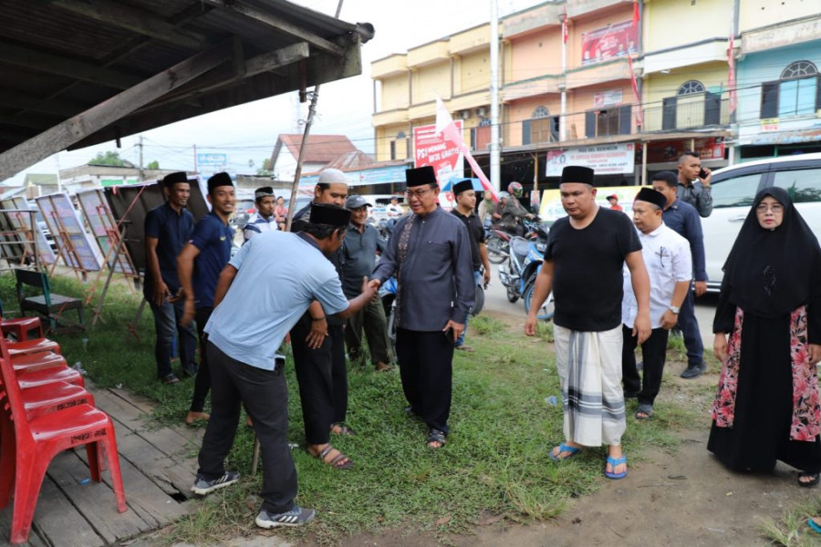 Bupati H.M.Wardan Takziah Kerumah Almarhumah Ibunda Camat Pelangiran