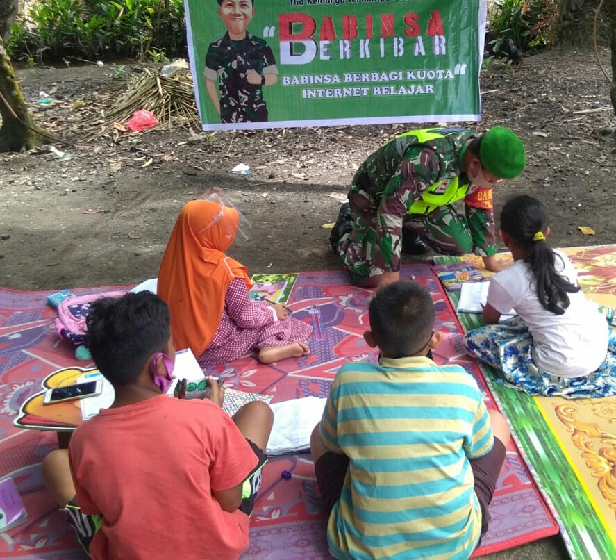 Serda Arianto Bantu Belajar Daring Anak Warga Kurang Mampu di Kampung Benhul