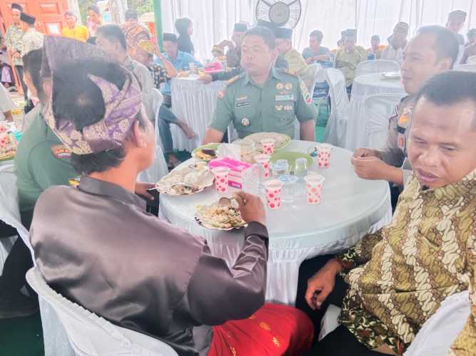 Danramil 09/Kemuning Menghadiri Acara Pesta Salah Satu Tomas di Desa Binaan
