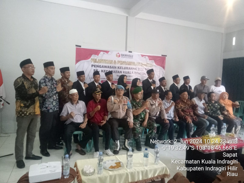 Perlunya Netralitas Saat Pilkada, Babinsa Koramil 04/Kdr Hadiri Pelantikan dan Pengambilan Sumpah Jabatan Pengawas Kelurahan/Desa Kecamatan Kuala Indragiri