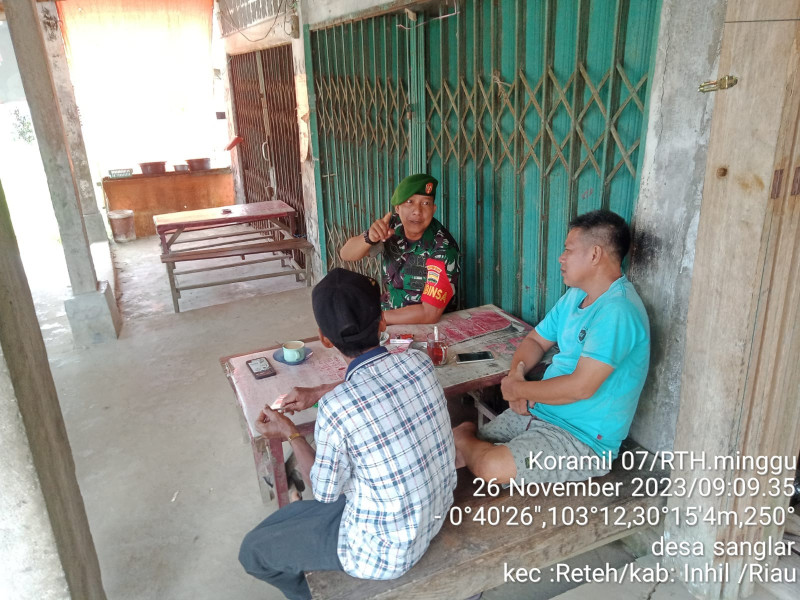 Terkait Keamanan dan Kebersihan Desa, Serda Johansah Laksanakan Komsos Di Wilayah