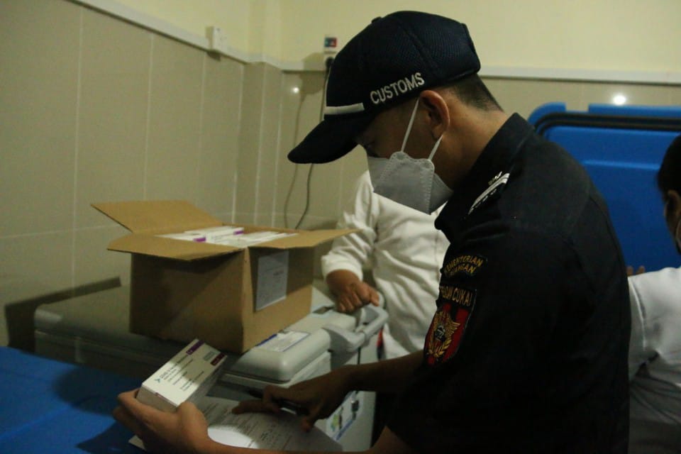 Bea Cukai Batam Percepat Layanan Impor 122 Ribu Lebih Vaksin Hibah dari Singapura