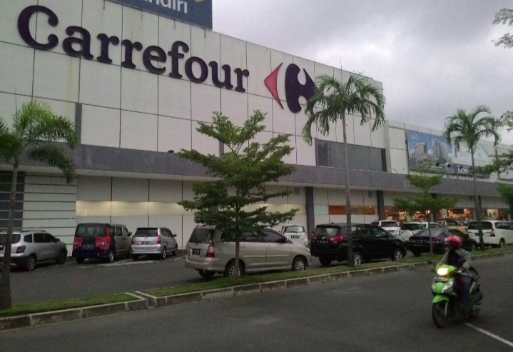 Carrefour Batam Wajibkan Karyawannya Pakai Masker dan Hand Glove, Untuk Pengunjung Disiapkan Ini...