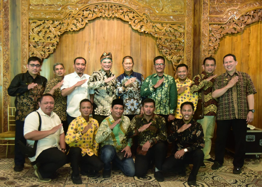 Jemput Bola, Wabup H.Syamsuddin Uti Jumpai Wamentan RI, Bahas Pertanian dan Perkebunan di Inhil