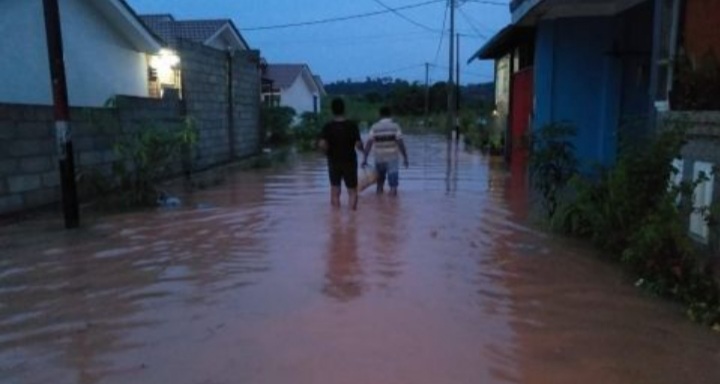 Hujan Deras, Puluhan Rumah di Nongsa Batam Kebanjiran
