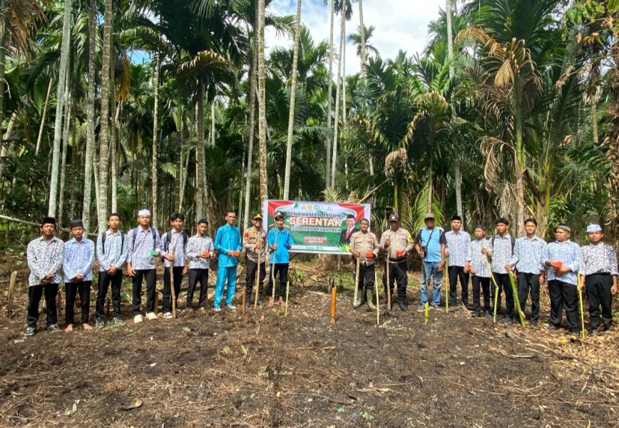 Polsek Enok Ajak Pesantren Nurul Iman Gelorakan Tanam Jagung untuk Dukung Program Ketahanan Pangan