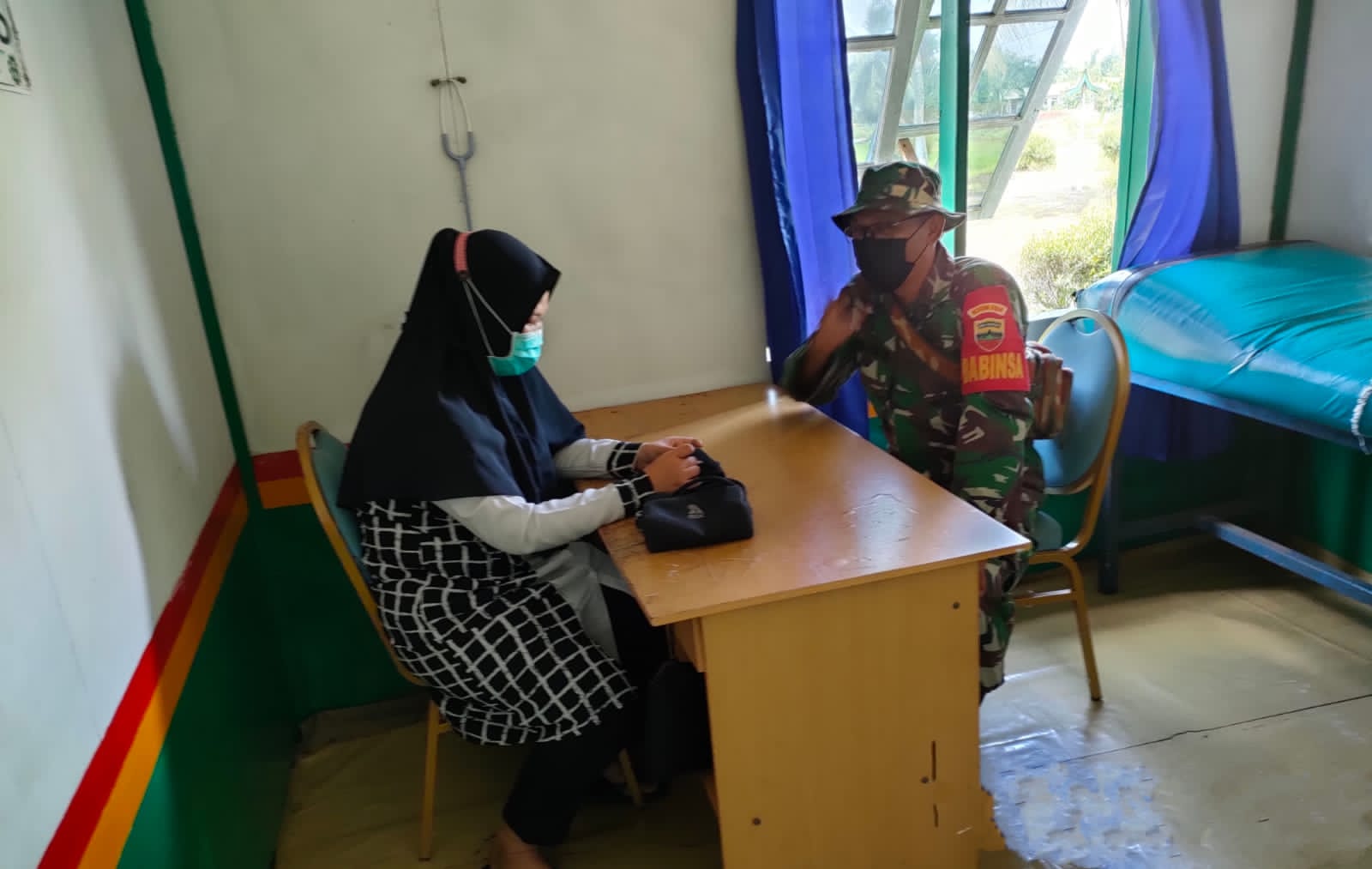 Babinsa Koramil 04/Kuindra Serda Ichlas Manalu Rutin Lakukan Komsos