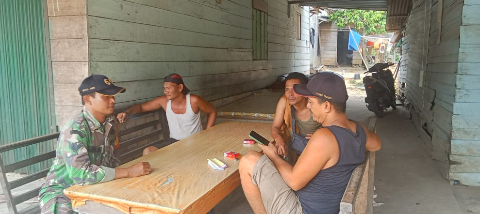 Babinsa Koramil 09/Kmg Menjalin Hubungan Silaturahmi Agar Terwujudnya Kepedulian Antar Sesama