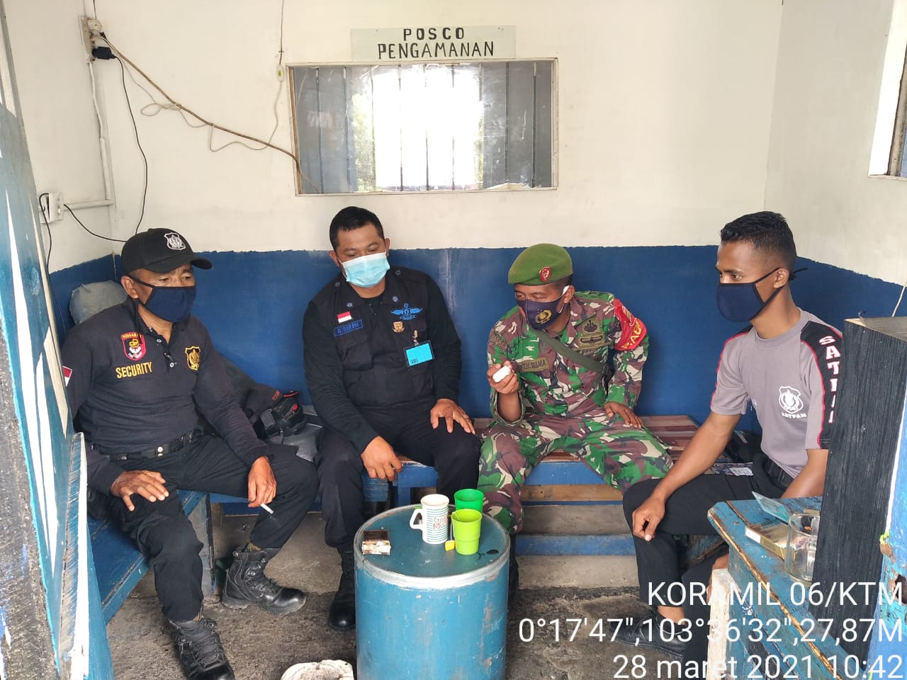 Babinsa Koramil 06/Kateman Sosialisasikan Tentang Vaksin Covid-19 Kepada Warga Air Tawar