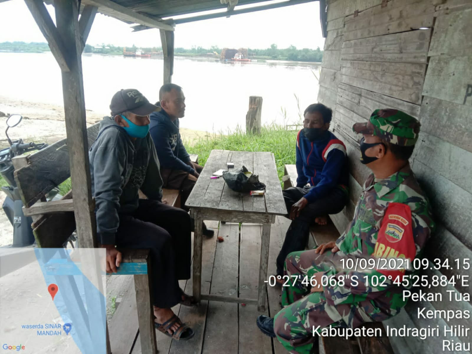 Babinsa 03/Tempuling Rutin Ajak Warga Desa Untuk Tetap Peduli dengan Lingkungan