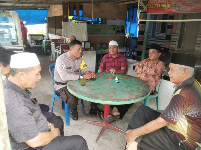 Personil Polsek Gaung Melaksanakan Giat Cooling Sistem Dengan Tokoh Masyarakat Tentang Pilkada Damai 2024