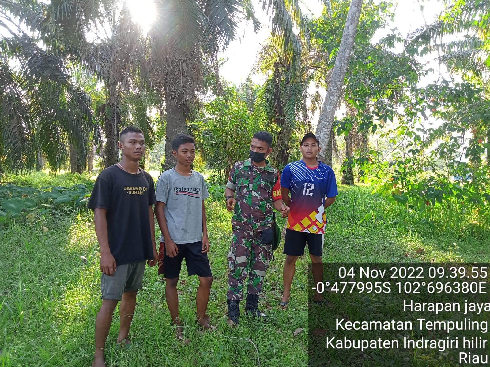 Babinsa 03/Tempuling Kembali Lakukab Patroli Karlahut di Desa Harapan Jaya