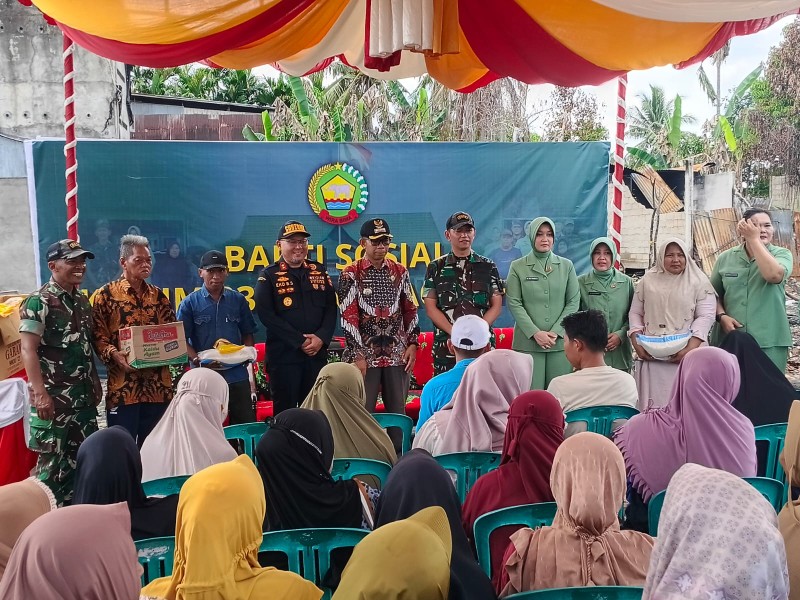 Satu Jam yang Mengobati Duka: Dandim 0314/Inhil Bersama Ibu Persit, Peluk Warga Korban Kebakaran Reteh