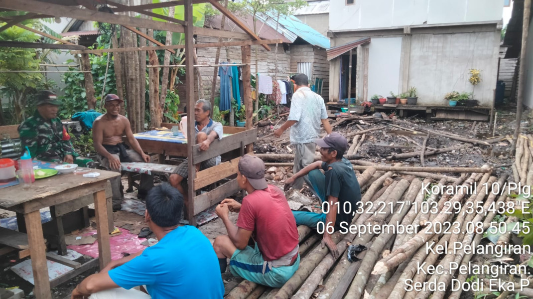 Koramil 10/Pelangiran Himbau Kepada Warga Agar Tetap Jaga Kesehatan dan Keselamatan Pada Saat Bekerja