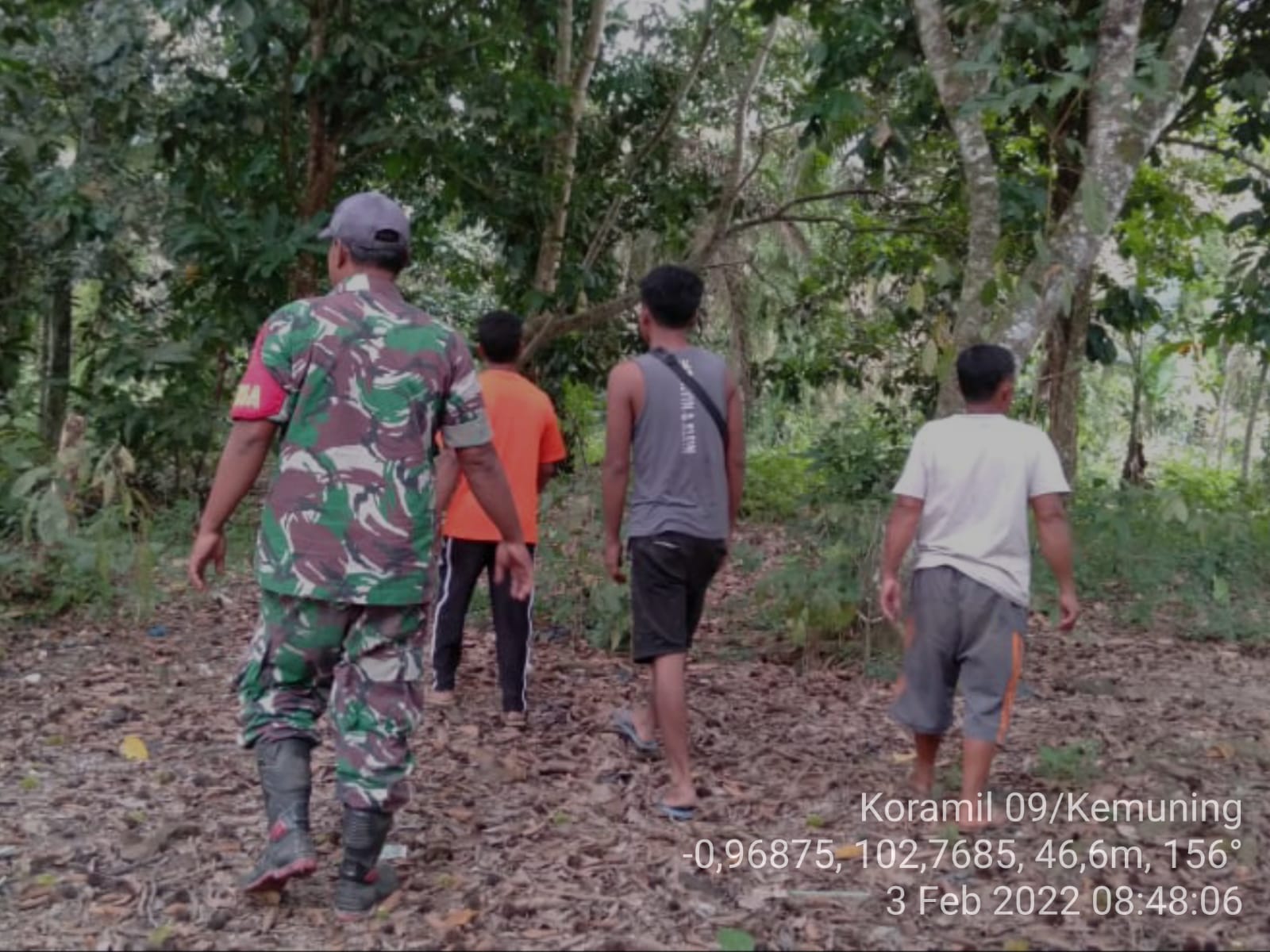 Di Sekayan, Babinsa Koramil 09/Kemuning Gencar Lakukan Patroli