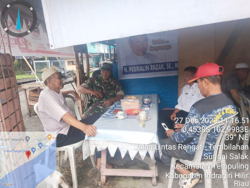 Babinsa 03/Tpl Komsos Dengan Toga Tomas Di Wilayah Binaan