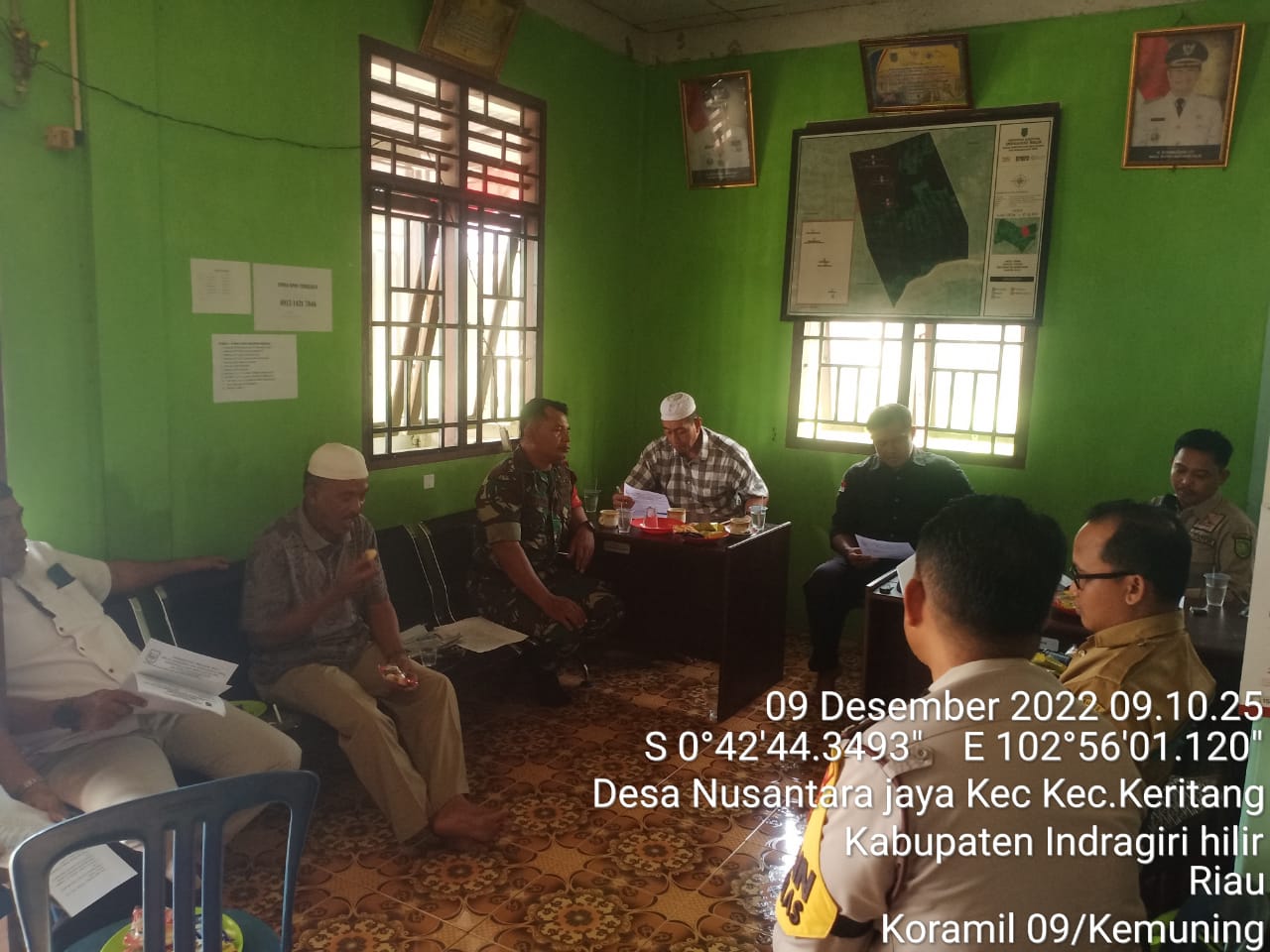 Komsos Bersama Serka N. Sipayung Dalam Rangka Silaturrahmi Kepada Aparat Desa