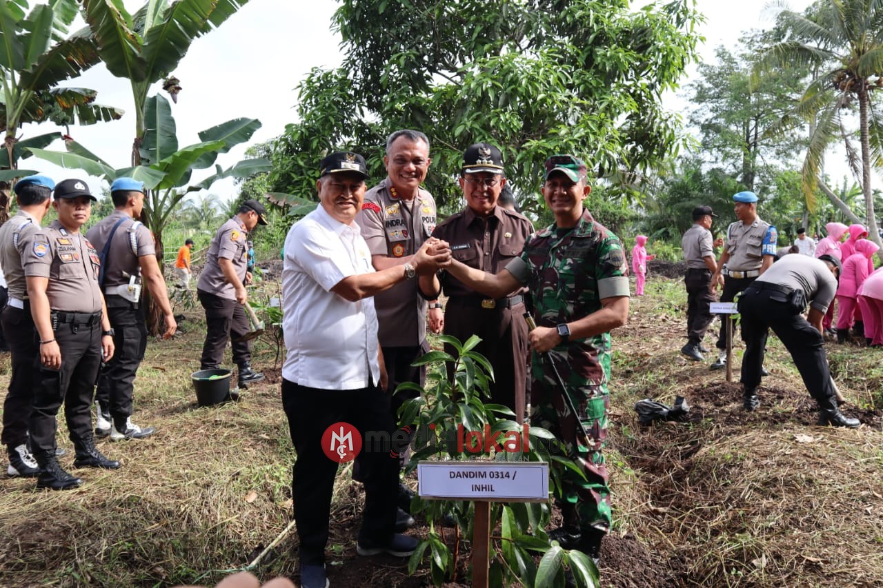 Polres Inhil Laksanakan Kegiatan 'Polri Peduli Penghijauan', Ini Harapan Dandim 0314/Inhil 