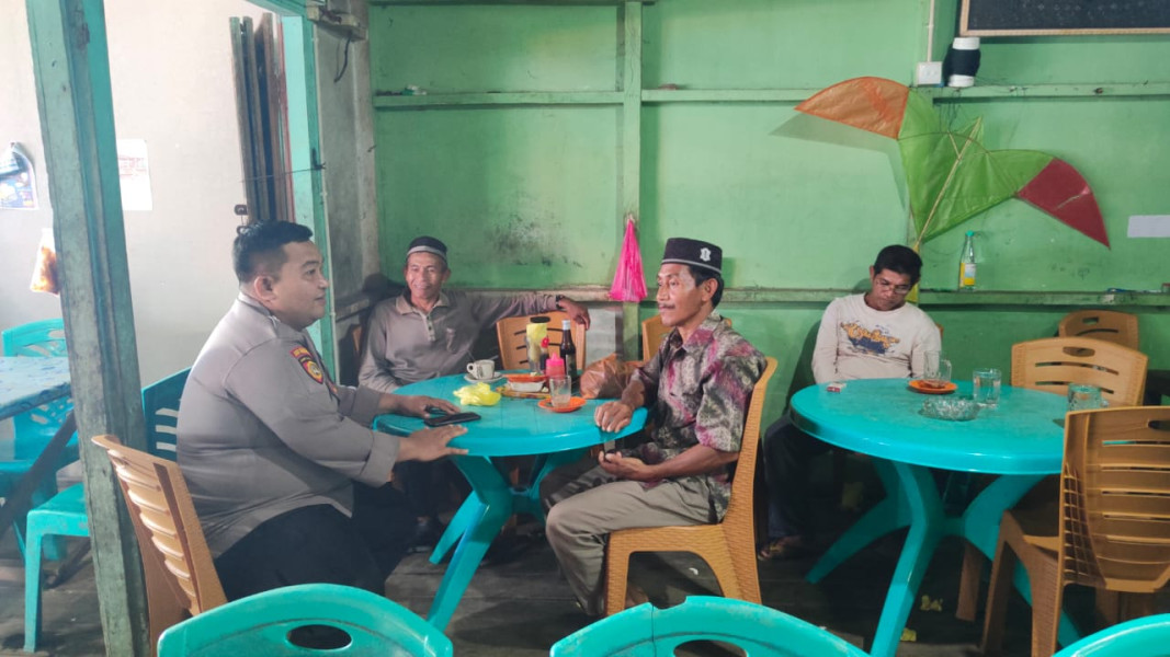 Ciptakan Pemilu 2024 Dengan Aman, Kanit Samapta Bripka Ronald Manullang Giat Sambangi Sekaligus Bersilaturahmi Kepada Masyarakat