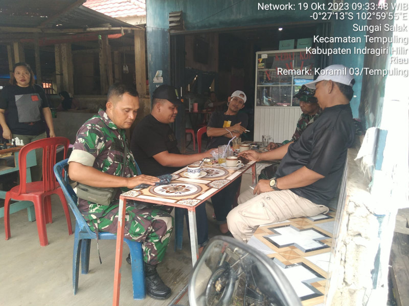 Dengan Modal Secangkir Kopi Bati Tuud Koramil 03/Tpl Gali Informasi Dari Masyarakat Binaan