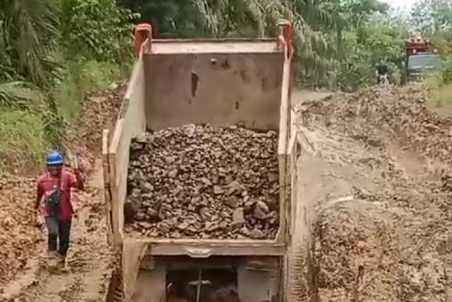 PT KAS Tingkatkan Infrastruktur dengan Perbaikan Jalinsel di Inhu