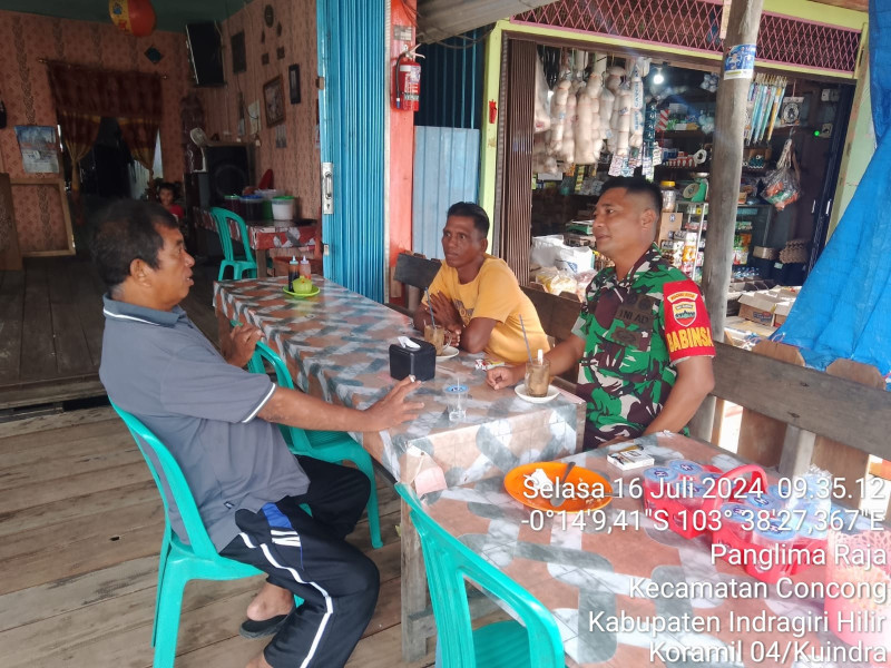 Dengan Komsos, Babinsa Koramil 04/Kuindra Harap Dapat Mengaktifkan Kembali Pos Ronda di Wilayah