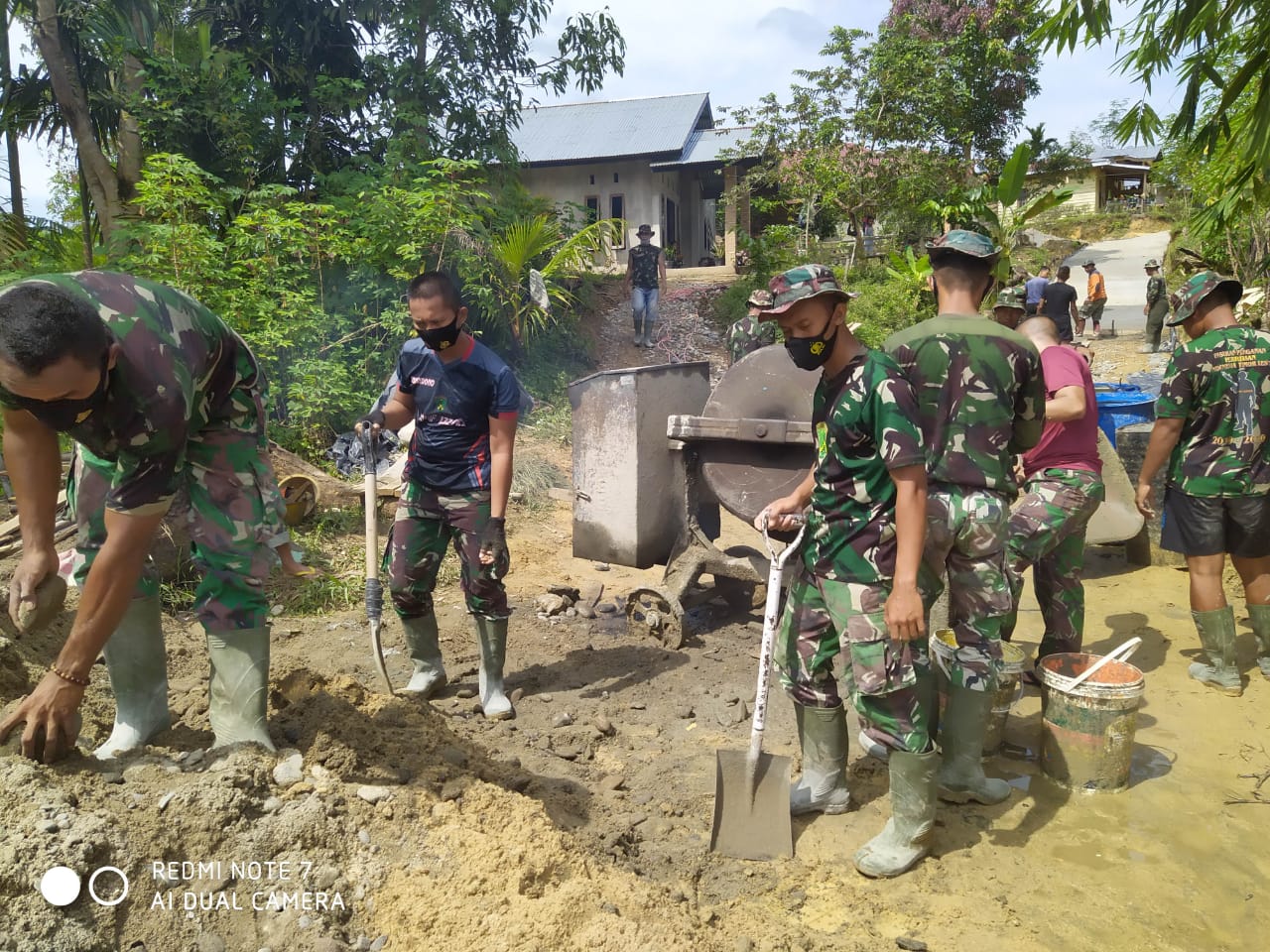 Pengerjaan Semenisasi Tetap Dilaksanakan Untuk Mengejar Target Pada TMMD Ke 110 Wilayah Rohul