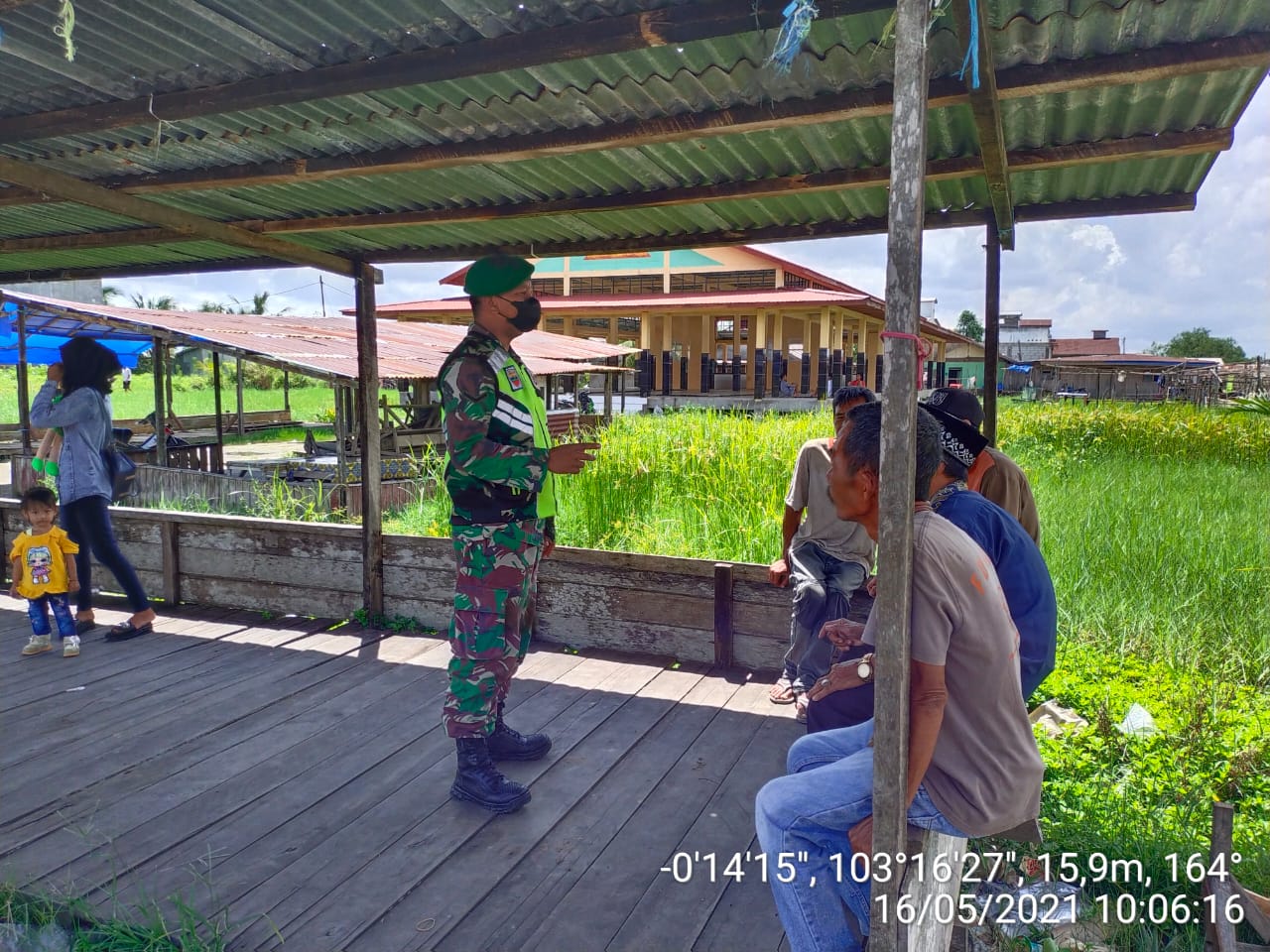 Lebaran ke-4, Babinsa Koramil 12/Batang Tuaka Tetap Ingatkan Prokes