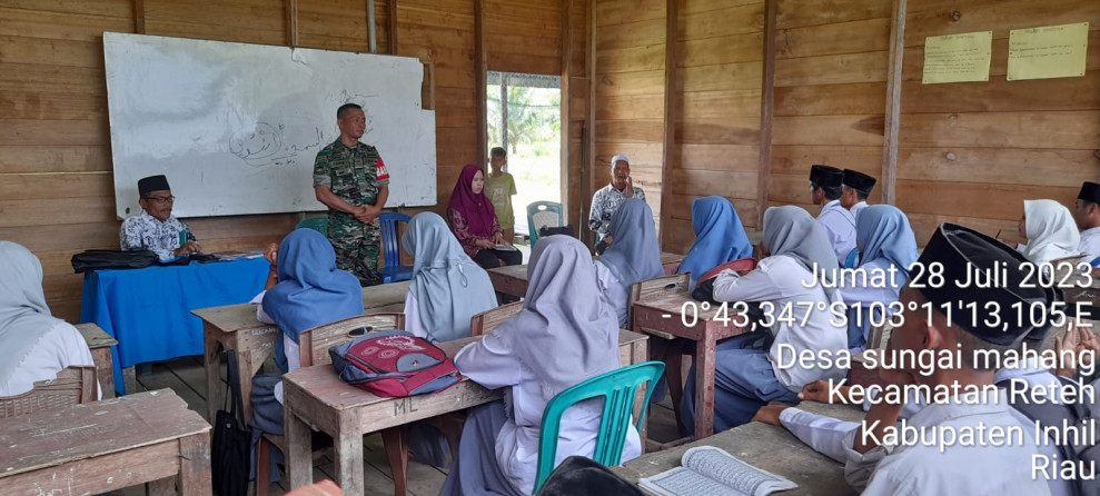 Berikan Pemahaman dan Wawasan Yang Luas Kepada Siswa-siswi Madrasah Sanawiah Aliyah Bersama Koramil 07/Reteh