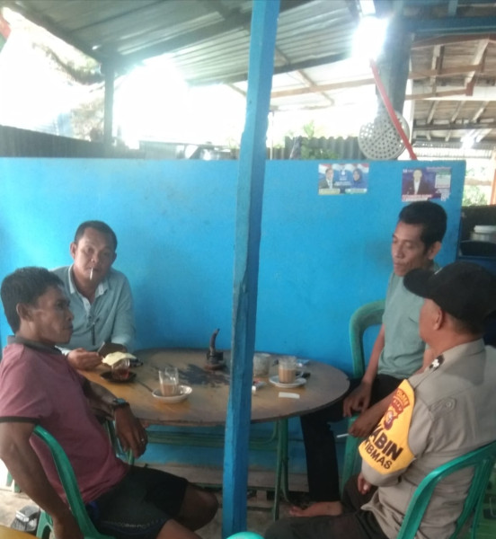 Bhabinkamtibmas Desa Teluk Merbau Aiptu Heriyanto Melaksanakan Sambang Warga dan Sampaikan Pesan Kamtibmas