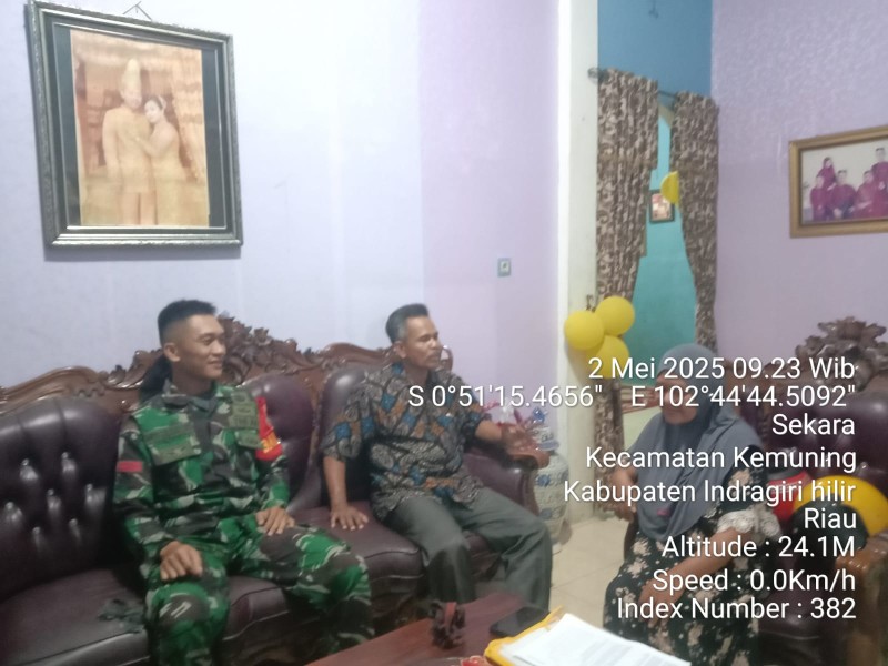 Mengabdi dengan Hati, Babinsa Koramil 09/Kemuning Terus Tingkatkan Hubungan dengan Masyarakat