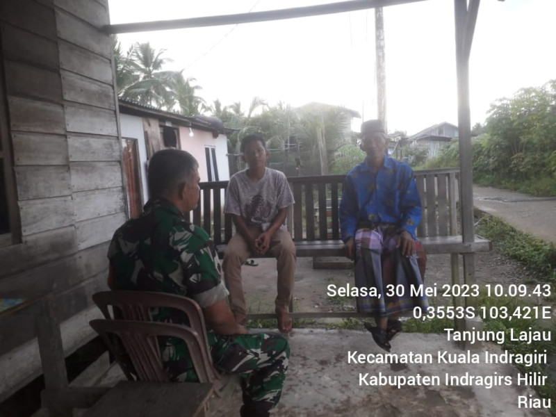 Babinsa Koramil 04/Kuindra Tegakkan Komsos Guna Jalin Kekompakan