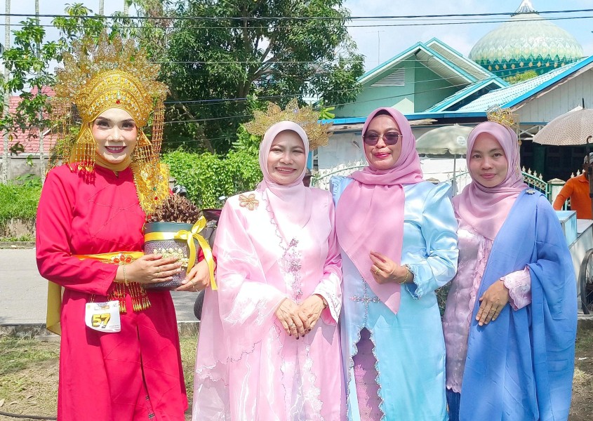 Kemuning Hadir Menjunjung Marwah: Camat Nurliatin Ajak Warga Bangga pada Adat di Milad Inhil ke-61