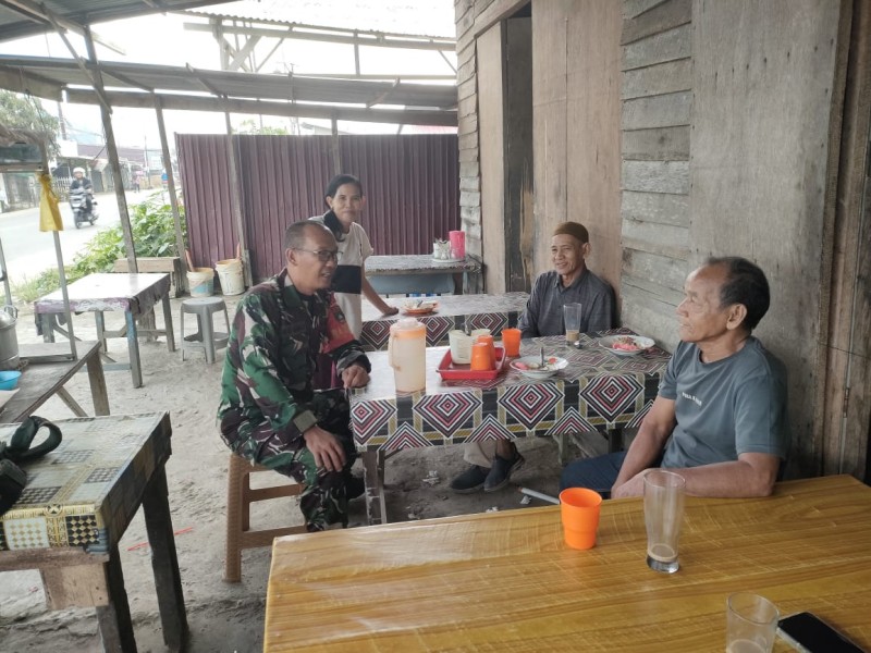Sertu Ichlas Manalu, Babinsa Koramil 03/TPL, Aktif Jalin Komsos di Kampung Pancasila