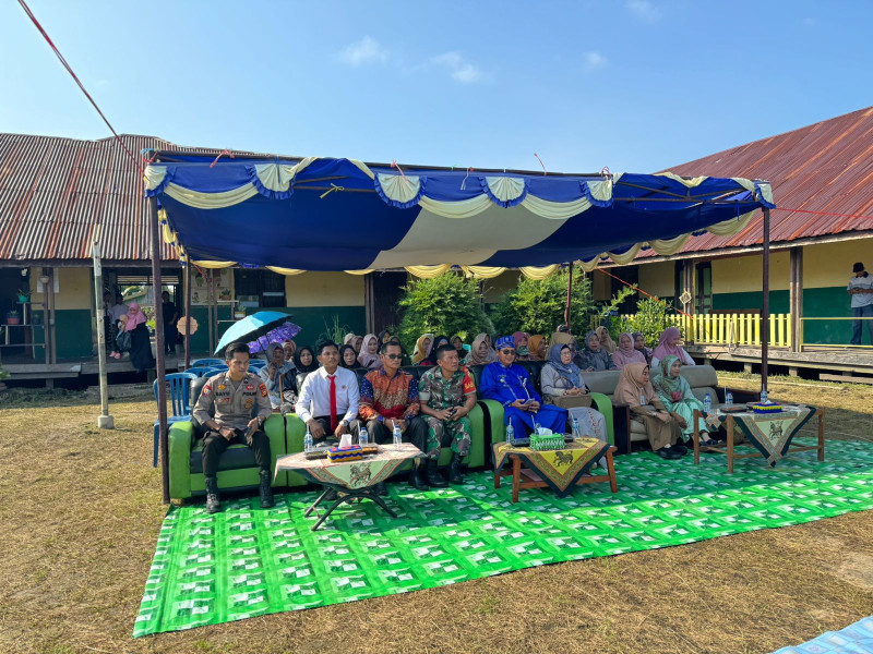 Danramil 04/Kuindra Hadiri Pelepasan Siswa/I Kelas IX SMP Negeri 1 Kuindra