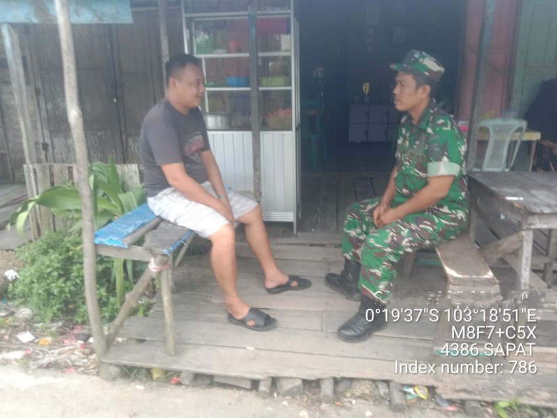 Babinsa Koramil 04/Kuindra, Komsos Merupakan Langkah Tepat Meningkatkan Kesadaran Masyarakat